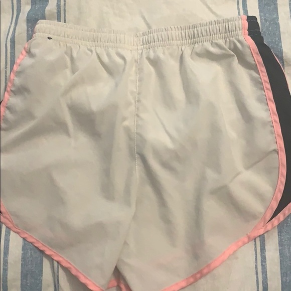EUC set of 4 Girls Nike Dri-Fit Shorts Large - Picture 12 of 13